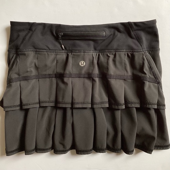 Lulu Lemon Black Pleated Pacer Setter Skirt Size 4 - Picture 1 of 7
